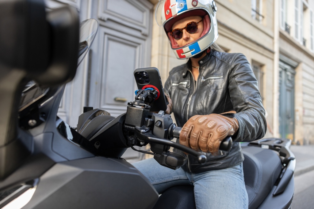 Крепление на бачок сцепления/тормоза мотоцикла Quad Lock® Brake Reservoir Mount