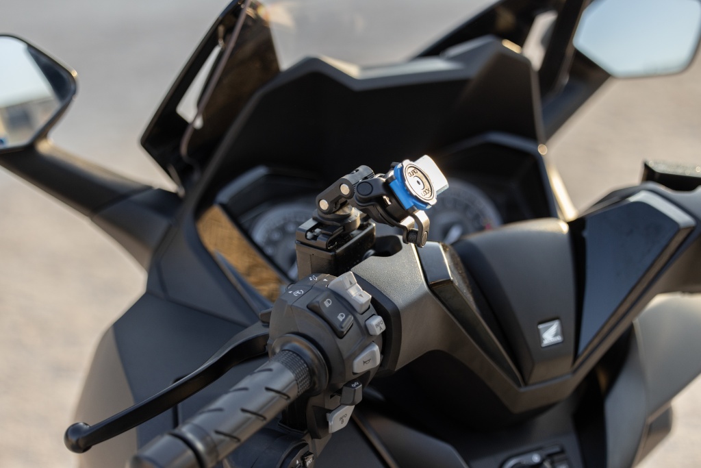 Крепление на бачок сцепления/тормоза мотоцикла Quad Lock® Brake Reservoir Mount