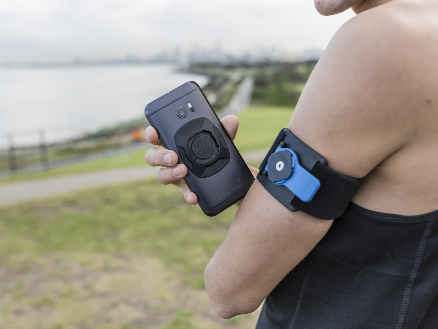 Универсальный адаптер Quad Lock® Universal Adaptor для любых телефонов